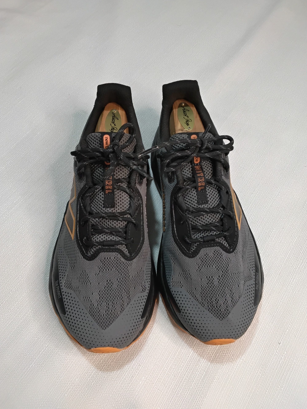 New Balance Dynasoft Nitrel V6 Men's Gray and Orange Athletic Sneakers sz 8.